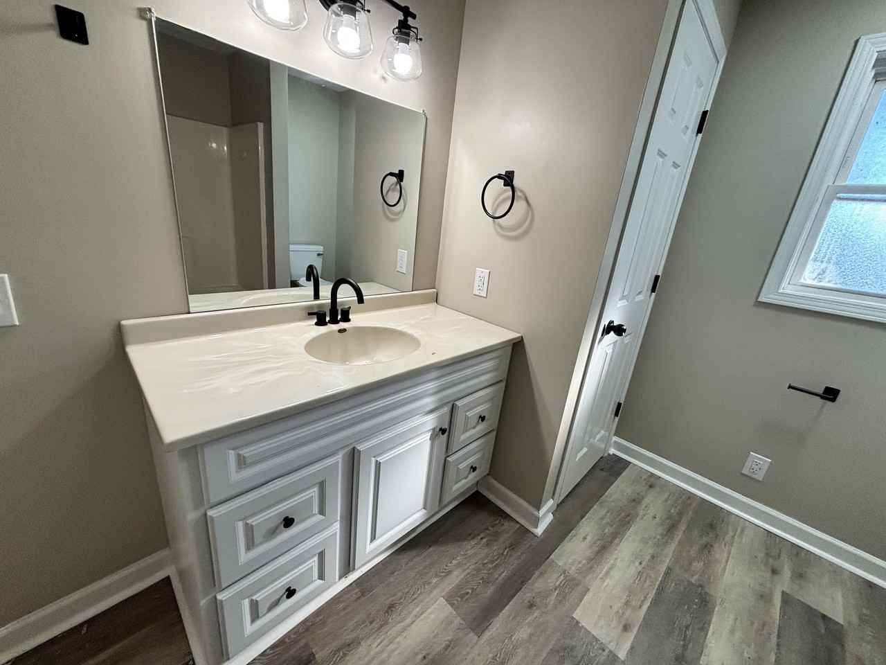 914 Dueber Ave Sw #1 - Photo 4 of 11