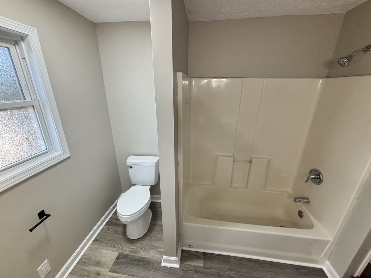 914 Dueber Ave Sw #1 - Photo 5 of 11
