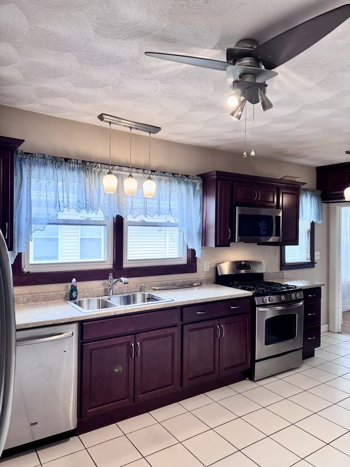 27A Bradbury Ave - Photo 2 of 17