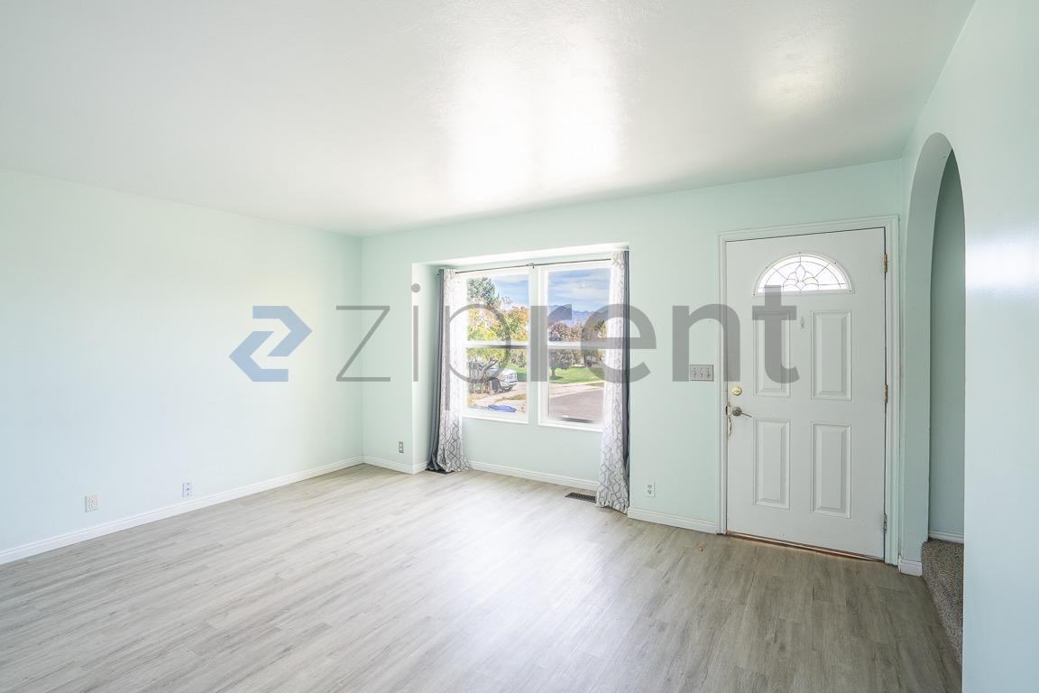 5944 W Cardington Cir - Photo 4 of 31