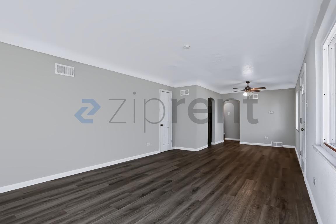 2301 Newport St - Photo 6 of 22