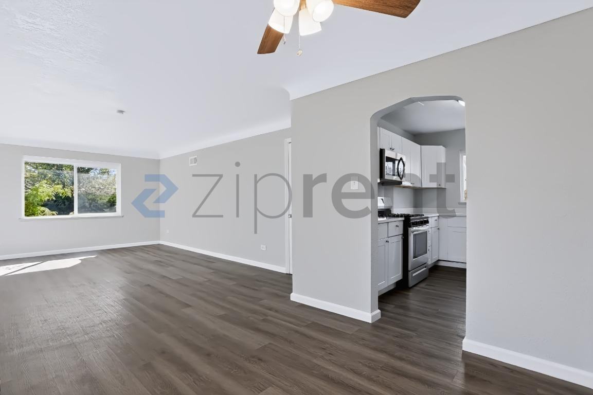 2301 Newport St - Photo 7 of 22