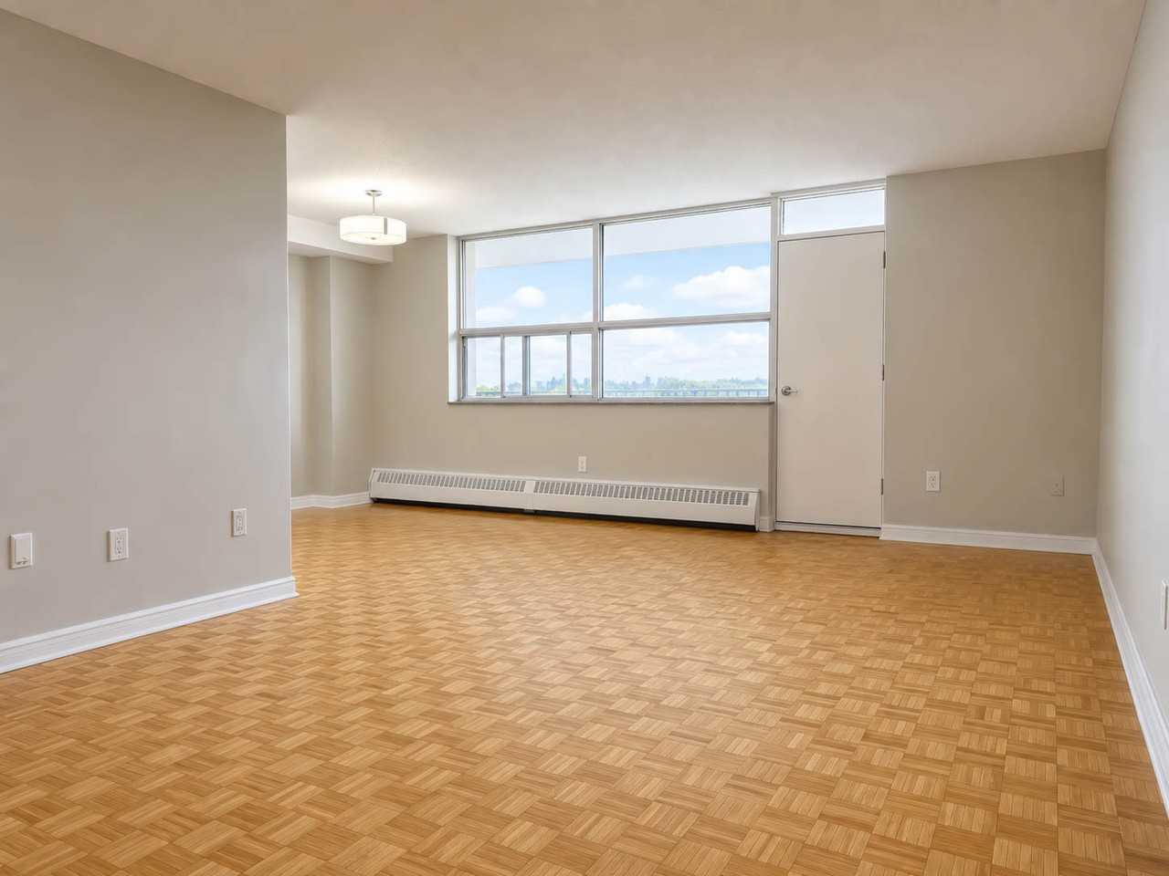 3895 Lawrence Avenue, East - Photo 4 of 30