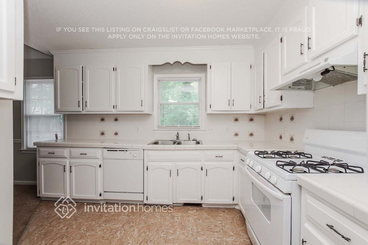 1936 Montclair Ave - Photo 4 of 21