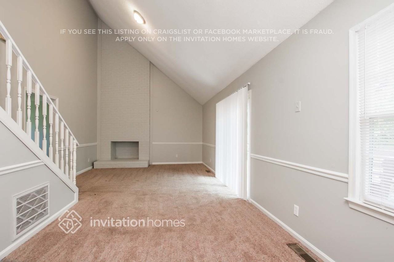 1936 Montclair Ave - Photo 6 of 21