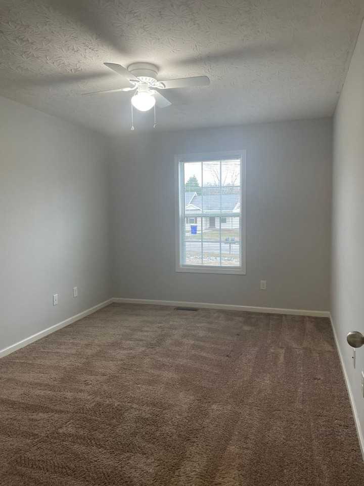 387 Lower Stone Ave - Photo 7 of 11