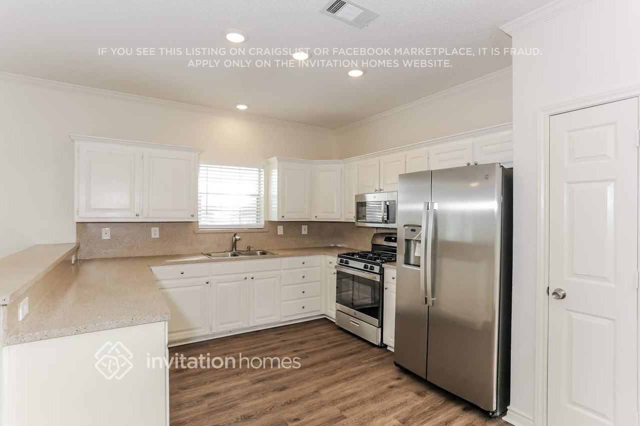 6104 Pennsylvania Ave - Photo 5 of 19