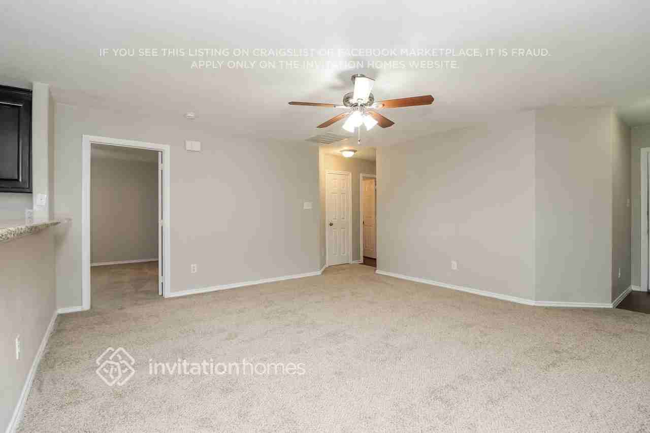 1808 Wickham Dr - Photo 3 of 16