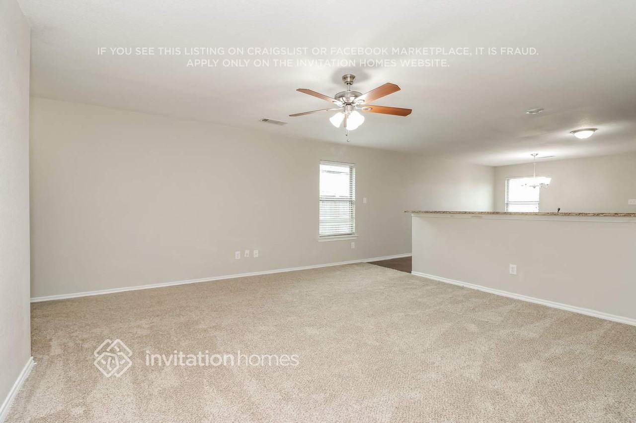 1808 Wickham Dr - Photo 4 of 16