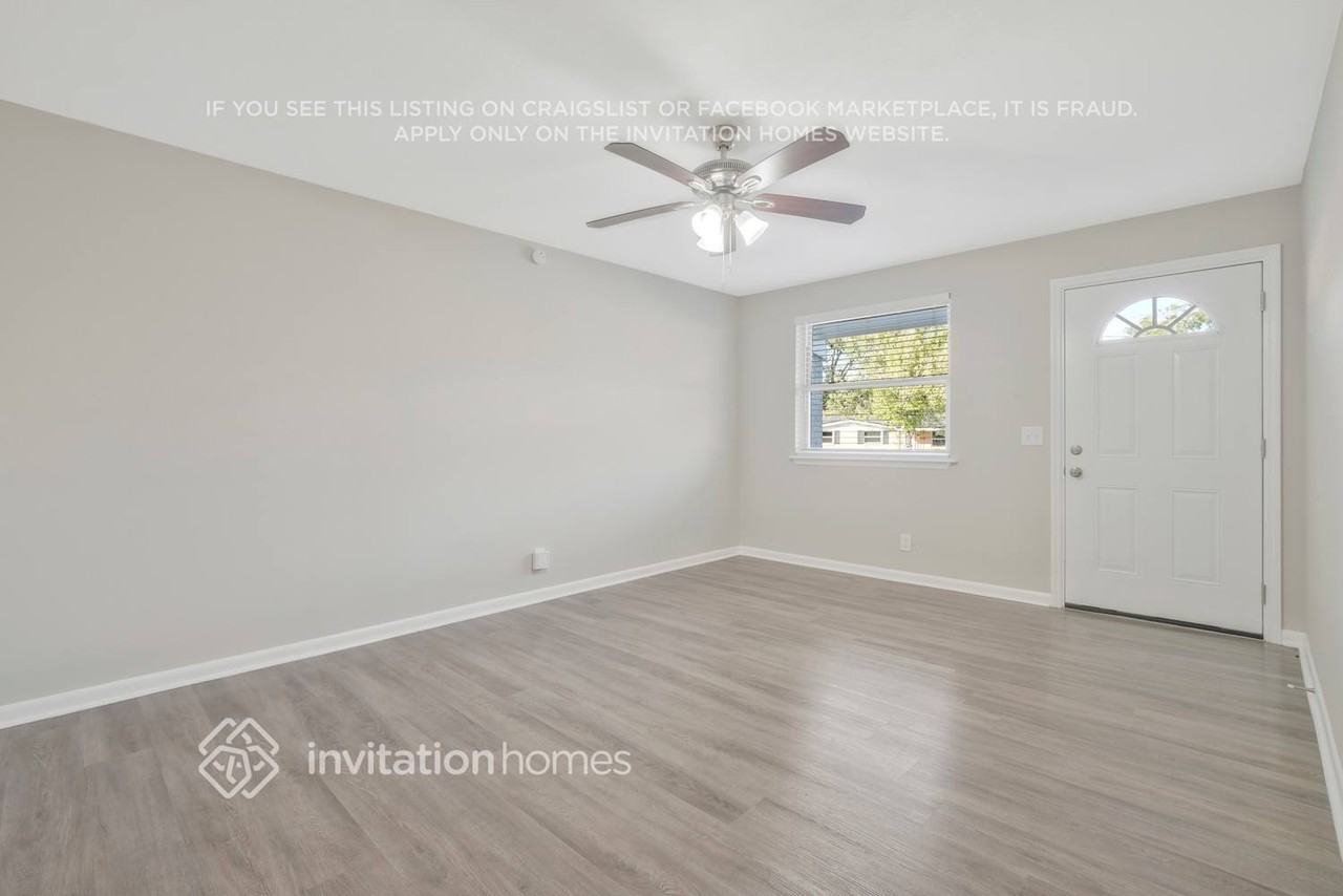 5020 Chivalry Dr - Photo 5 of 25