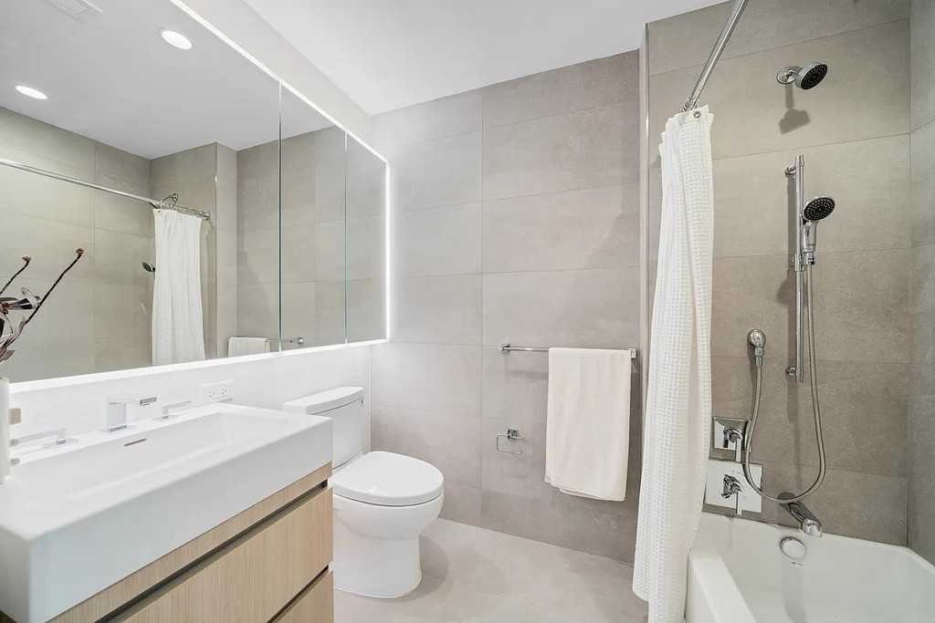 1 West Street #2309 - Photo 5 of 11
