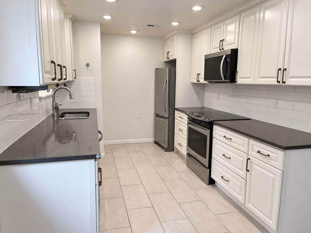 19517 55th Ave Ne - Photo 4 of 15