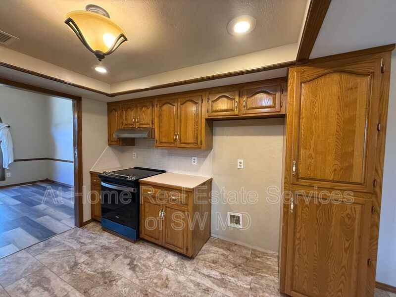 5460 S Stonegate Ave - Photo 7 of 16