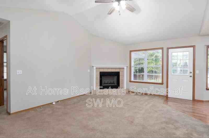 105 E Wilson St - Photo 2 of 13