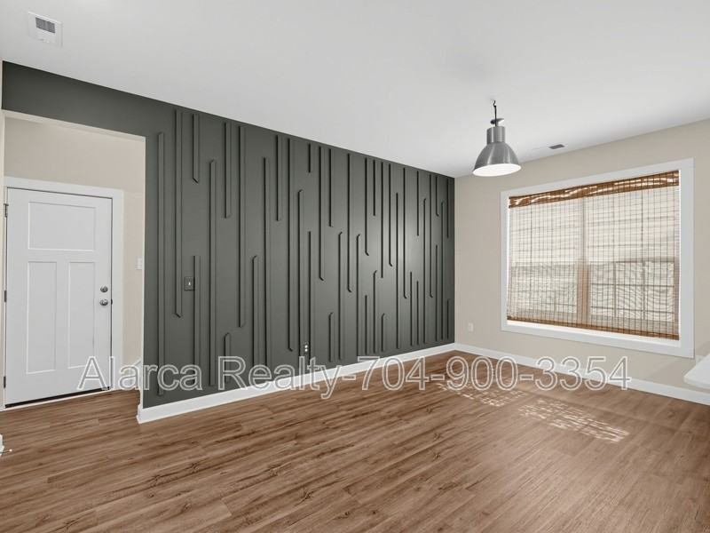 903 Claires Creek Ln - Photo 5 of 30