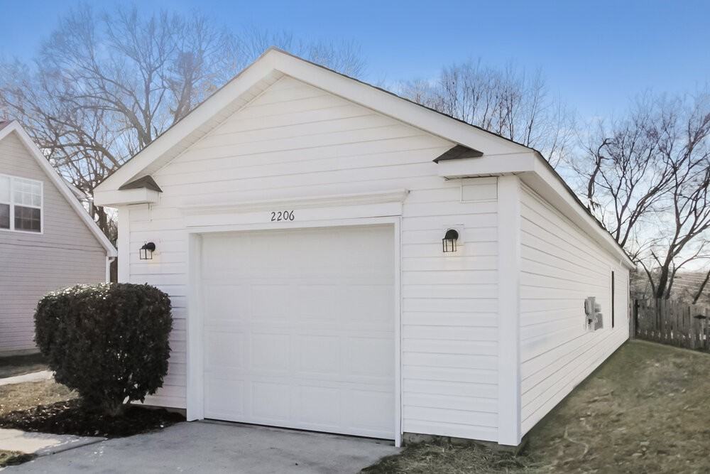 2206 Pimpernel Rd - Photo 4 of 16