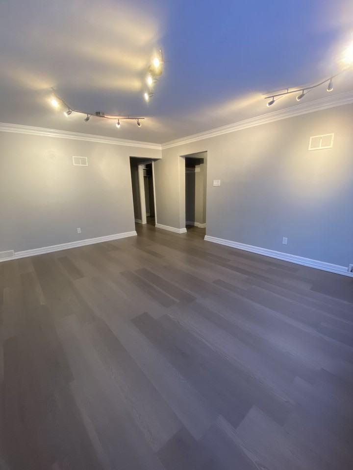 684 Matheson Ave - Photo 5 of 15