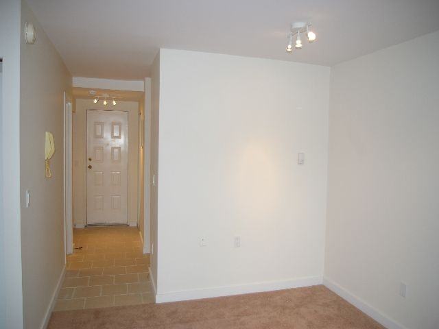 707 Eighth St - Photo 7 of 16