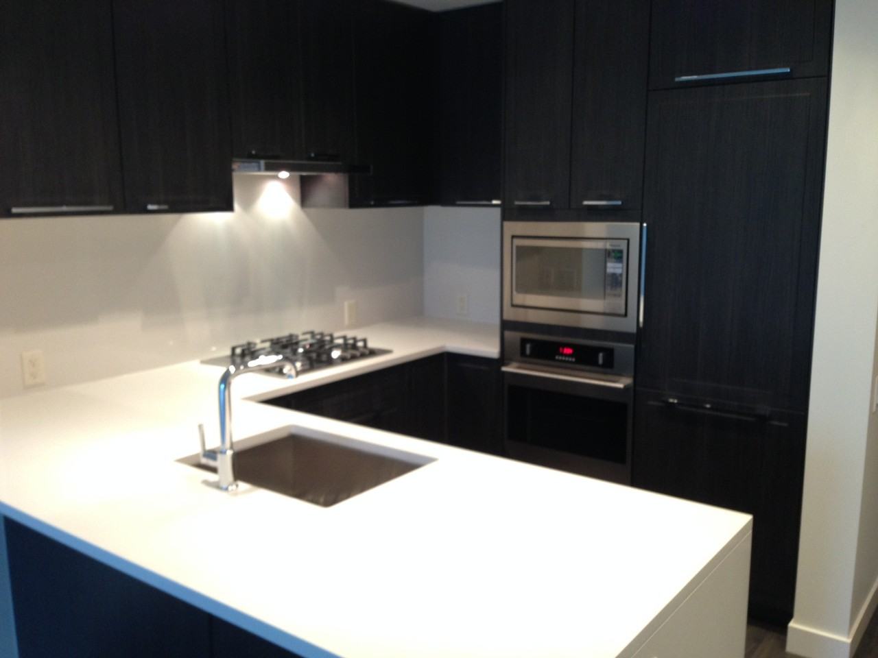 6677 Cambie St - Photo 4 of 20