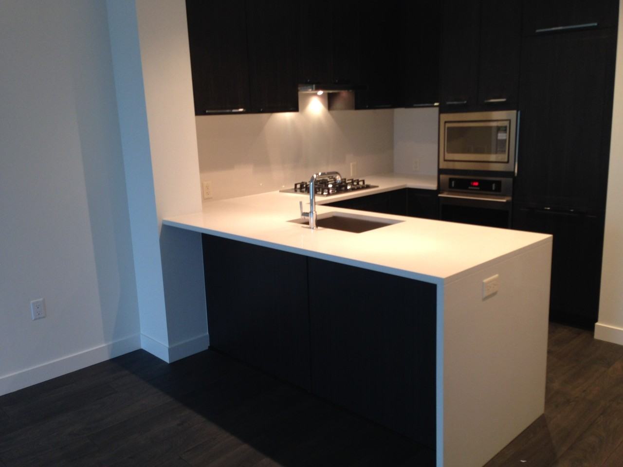 6677 Cambie St - Photo 5 of 20