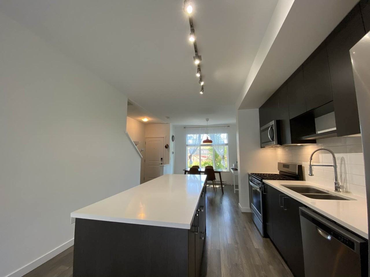 16678 25 Ave - Photo 2 of 9