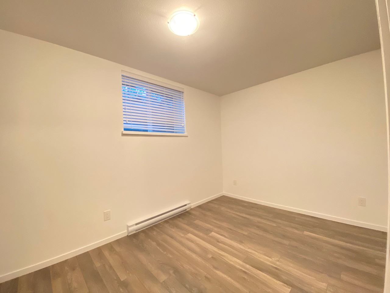 16678 25 Ave - Photo 6 of 9