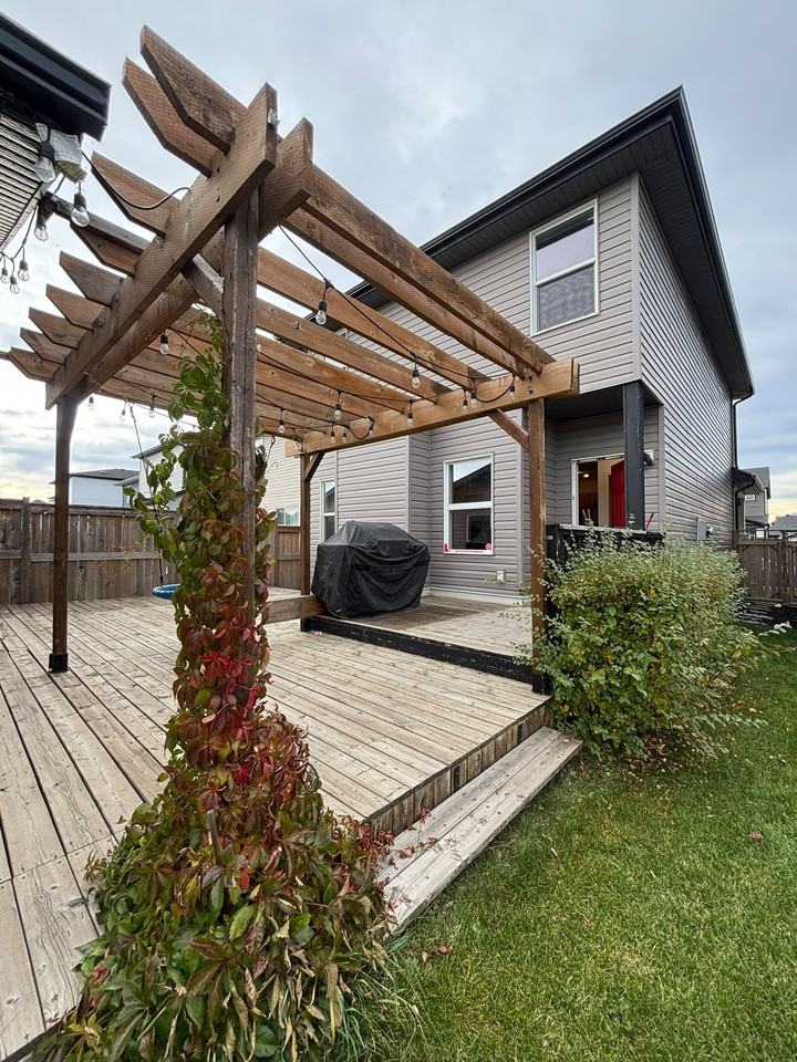 194 Skyview Springs Cres Ne - Photo 2 of 37