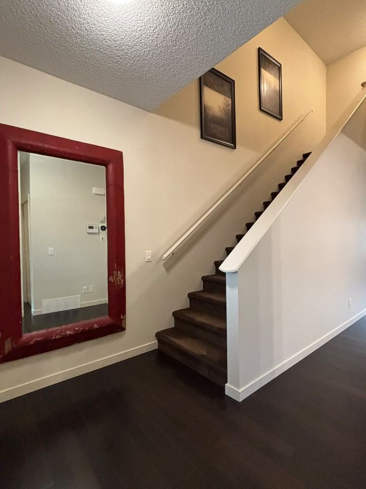 194 Skyview Springs Cres Ne - Photo 3 of 37