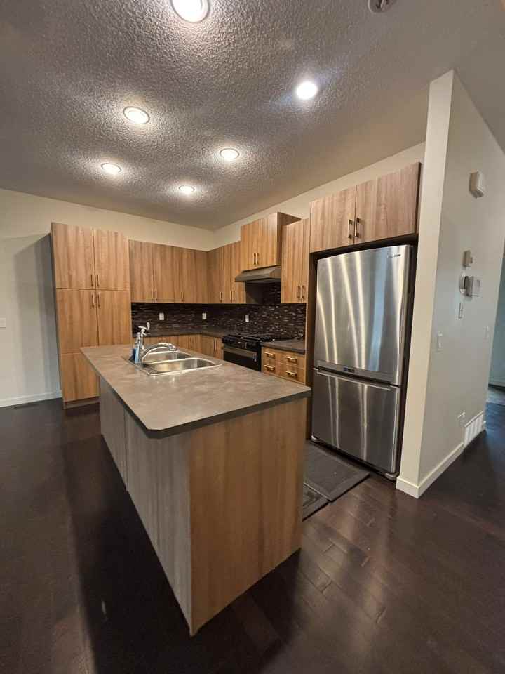 194 Skyview Springs Cres Ne - Photo 4 of 37