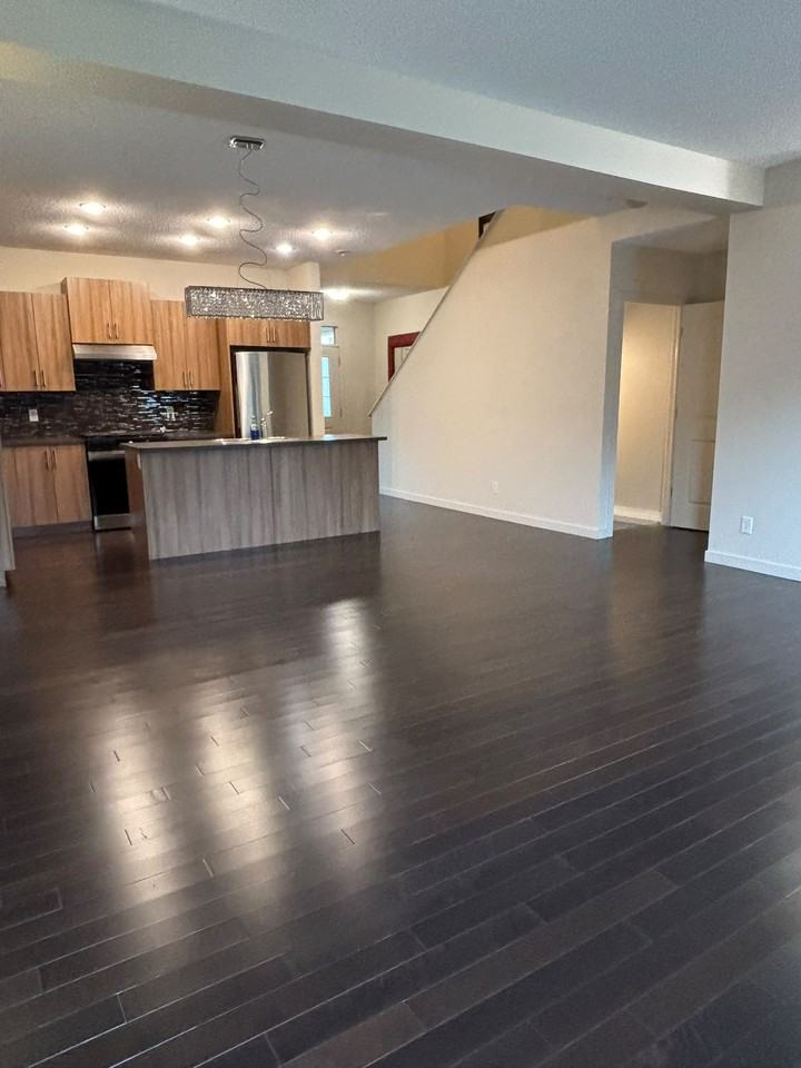 194 Skyview Springs Cres Ne - Photo 7 of 37