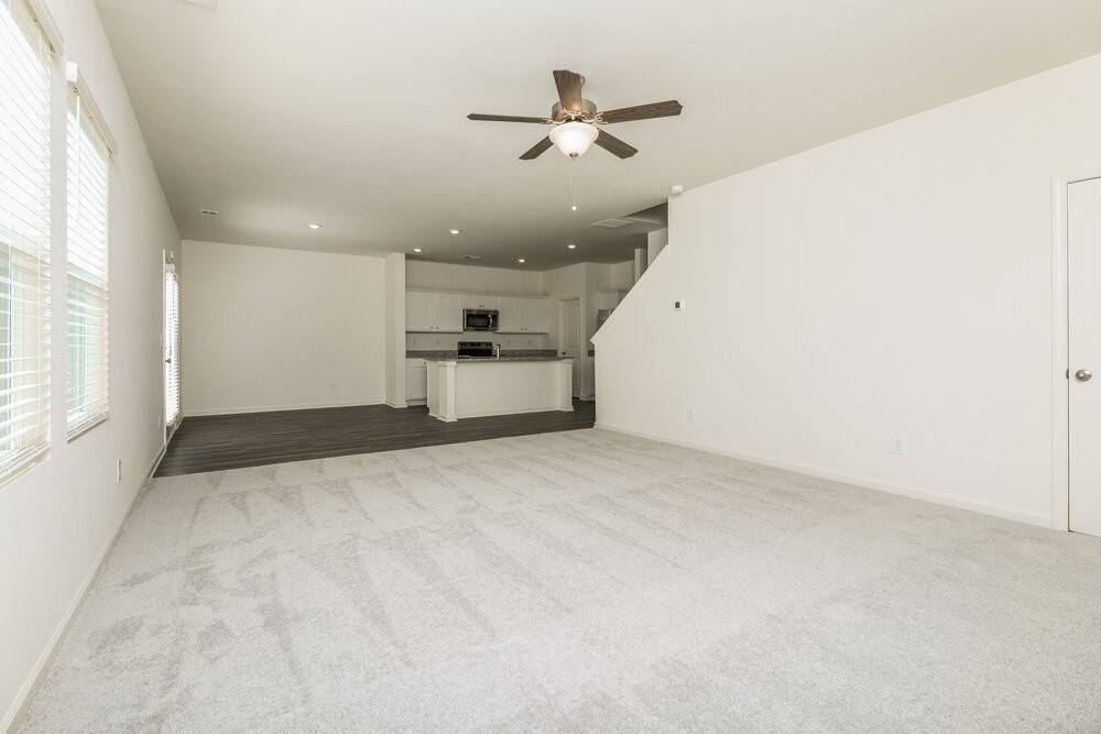 7594 Saffron Ave - Photo 5 of 17