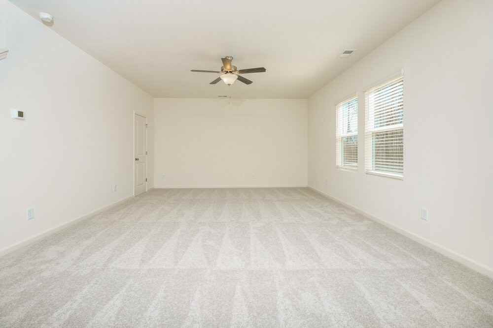 7594 Saffron Ave - Photo 6 of 17
