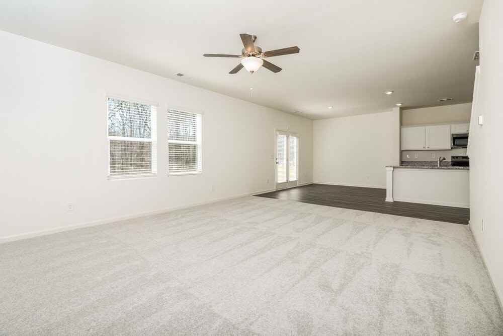 7594 Saffron Ave - Photo 7 of 17
