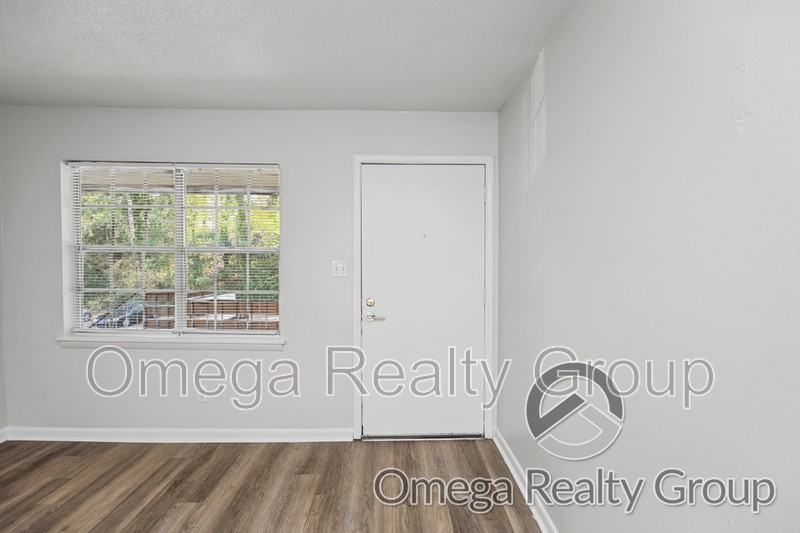 3201 Spring Aire Ct #F - Photo 4 of 33