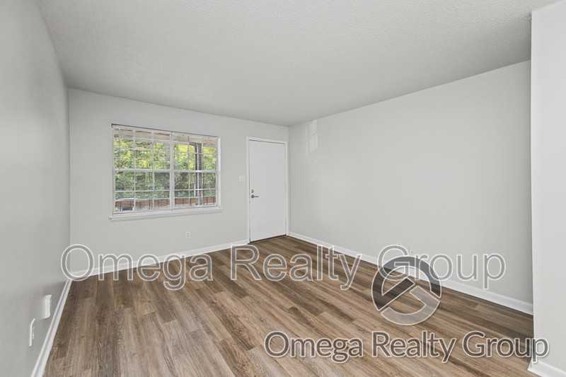 3201 Spring Aire Ct #F - Photo 7 of 33