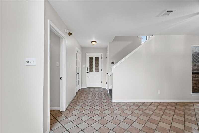 8800 Mariscal Canyon Dr - Photo 5 of 30