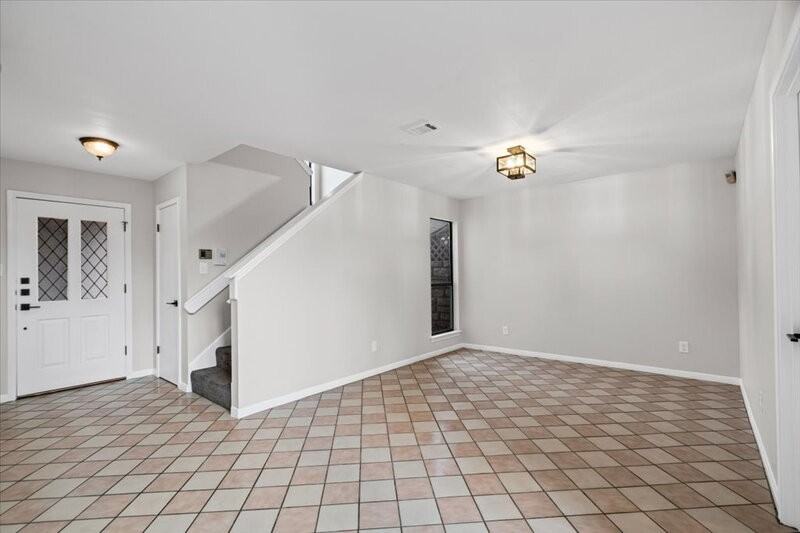 8800 Mariscal Canyon Dr - Photo 6 of 30