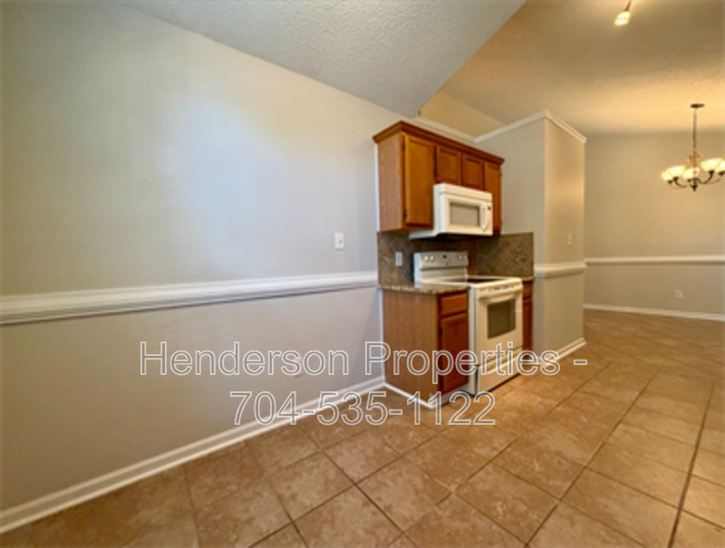 11128 White Stag Dr - Photo 3 of 14