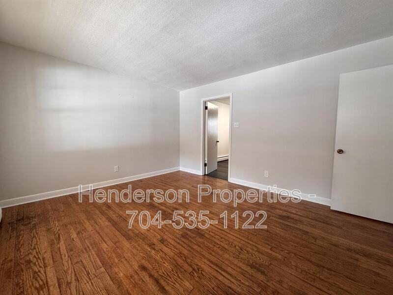 642 E Broad St #A2 - Photo 6 of 10