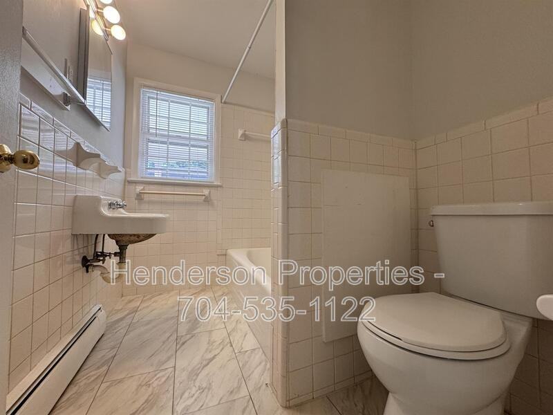 642 E Broad St #A1 - Photo 7 of 13