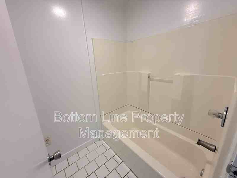 4398 Havelock Ave #6 - Photo 4 of 12