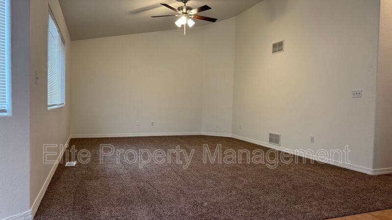187 S Stardust Ct - Photo 2 of 16