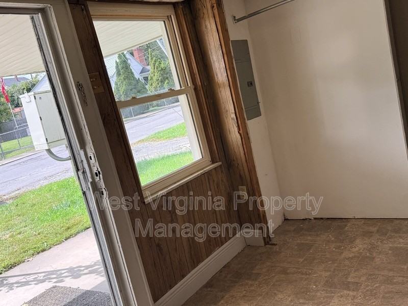 117 Wildwood Ave - Photo 5 of 17