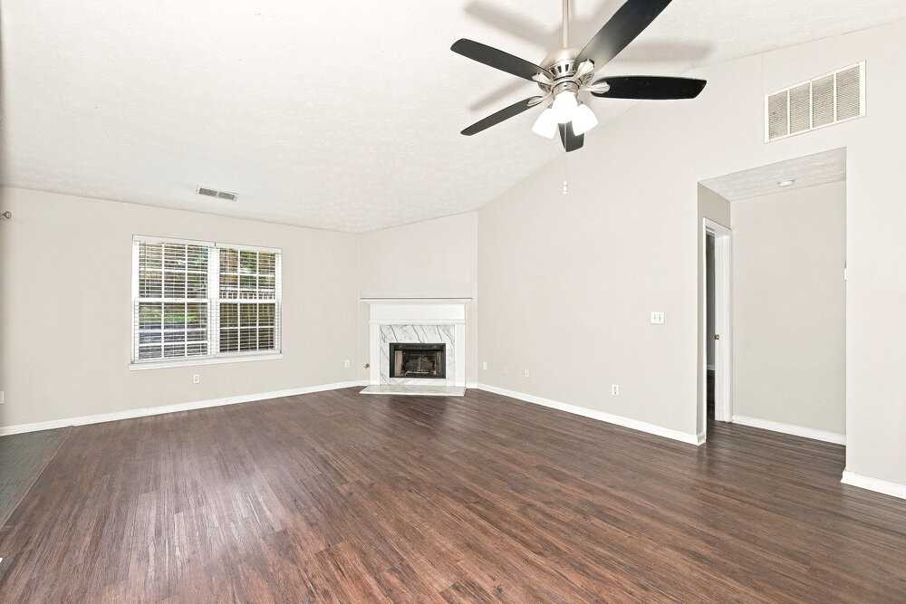 2330 Glen Chase Ln - Photo 3 of 16