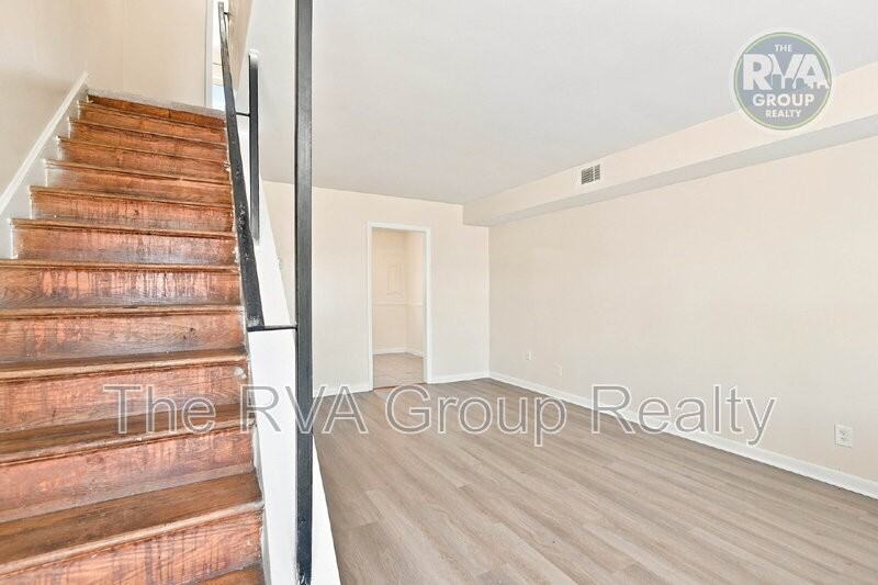 4103 N Kinsley Ave - Photo 2 of 18