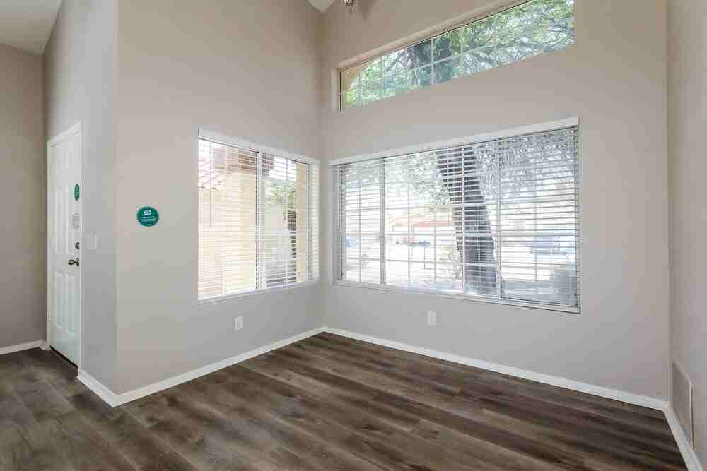11243 W Alice Ave - Photo 6 of 17