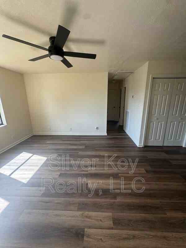 104 Pine St #A - Photo 6 of 20