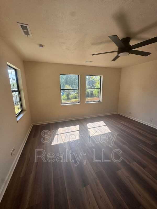 104 Pine St #A - Photo 7 of 20