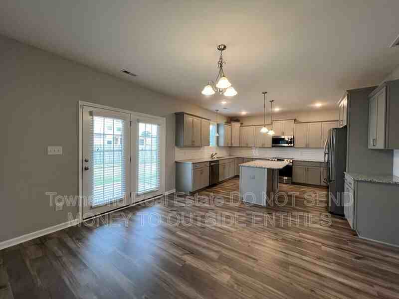 114 Prescott St - Photo 6 of 19