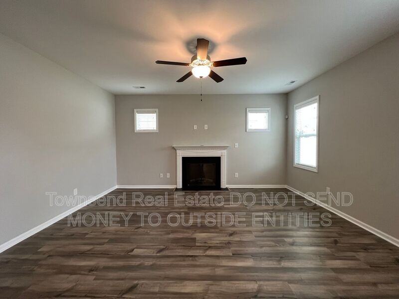 114 Prescott St - Photo 7 of 19